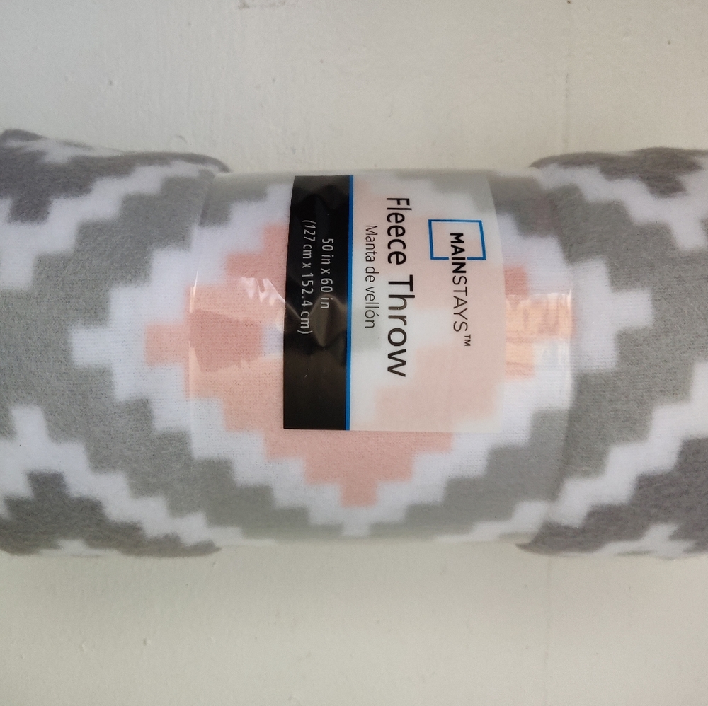 Fleece throw polyester